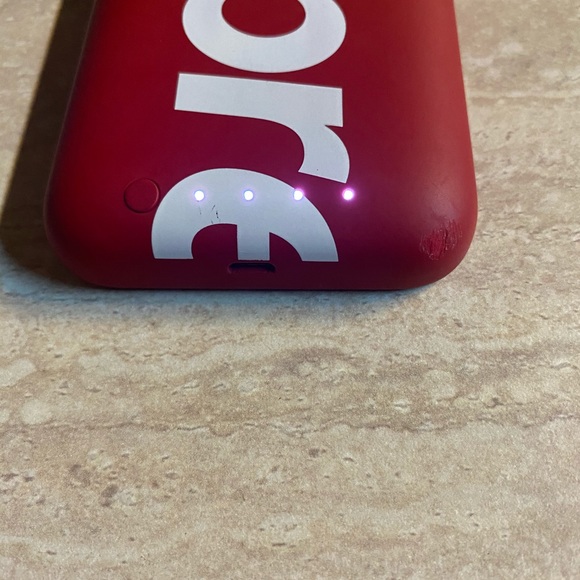 Supreme x Mophie Juice Pack - Picture 4 of 4